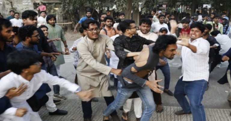 নতুন ছাত্র সংগঠন ঘোষণার পূর্বেই হাতাহাতি