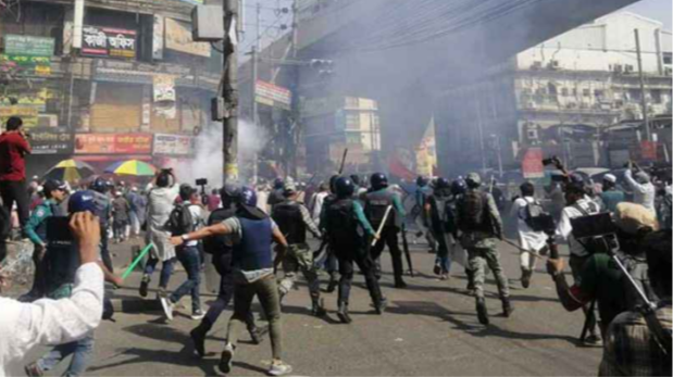 হিজবুত তাহরীরের মিছিলে পুলিশের টিয়ারশেল ও সাউন্ড গ্রেনেড নিক্ষেপ