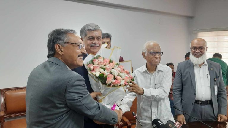 উপদেষ্টা আবরারকে শিক্ষা মন্ত্রণালয়ের দায়িত্ব দিয়ে প্রজ্ঞাপন