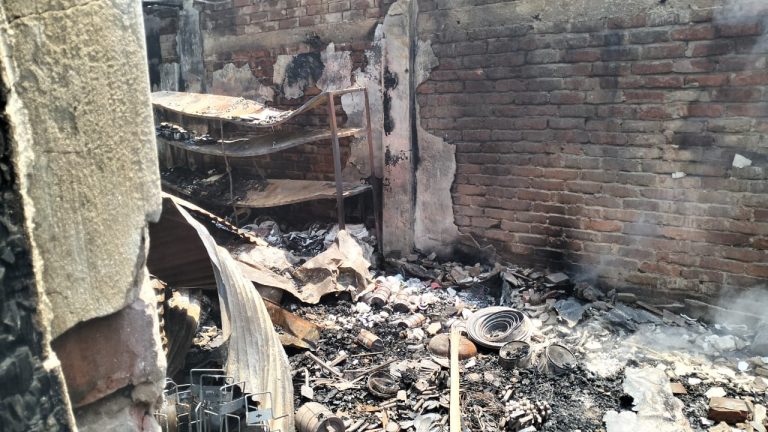 ফটিকছড়িতে আগুনে পুড়ে দোকান সহ কোটি টাকার ক্ষয়ক্ষতি