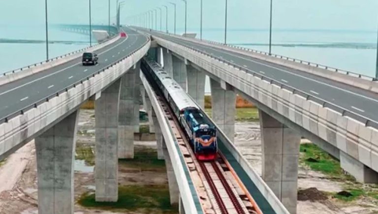 পদ্মা সেতুর তিন বছরে আয় ২৫০০ কোটি, রেকর্ড সংখ্যক যানবাহনের পারাপার