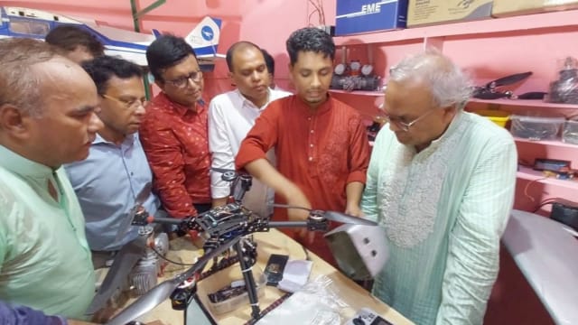 ড্রোন নির্মাতা আশিরের পাশে তারেক রহমানের প্রতিনিধি দল, দিলেন আর্থিক সহায়তা