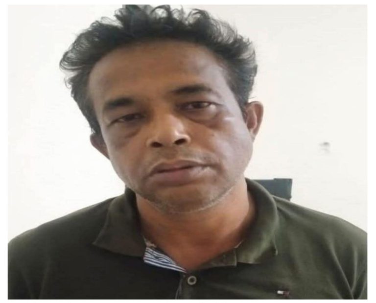 সরকারের উধ্বর্তন তিন প্রধান কর্মকর্তাকে হুমকির ঘটনায় আওয়ালীগ নেতা আটক