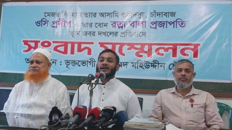 ওসি প্রদীপের বোনের বিরুদ্ধে সংবাদ সম্মেলন: সংখ্যালঘুদের আক্রমনের নাটক সাজানোর অভিযোগ