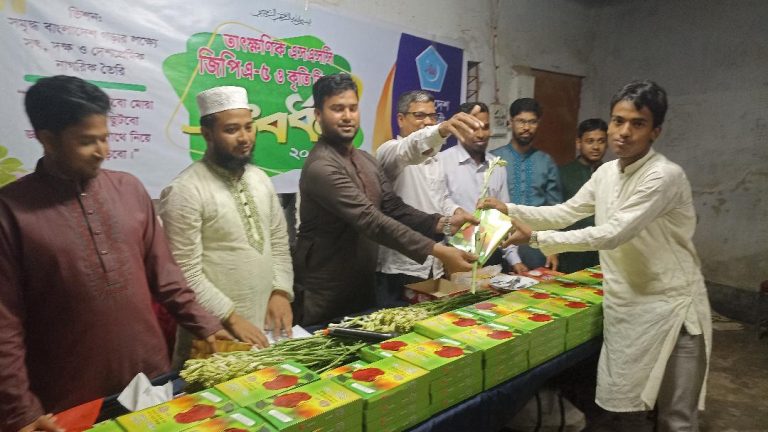 জয়পুরহাটে  শিবিরের এসএসসি পরীক্ষায় জিপিএ ৫ প্রাপ্তদের তাৎক্ষণিক  সংবর্ধনা 