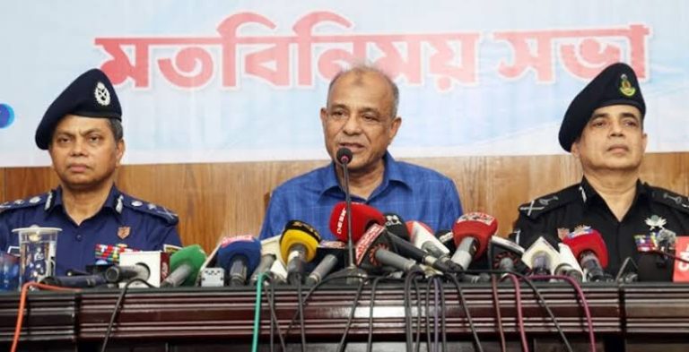 সন্ত্রাস-অপরাধ দমনে আজ থেকে চিরুনি অভিযান শুরু : স্বরাষ্ট্র উপদেষ্টা