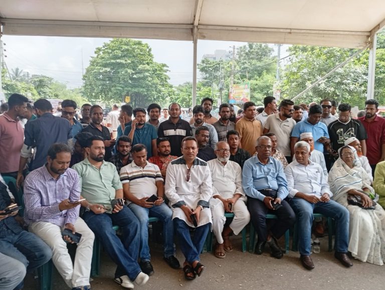 যশোরের ৬টি সংসদীয়  আসনের সীমানা পুনর্বহালের দাবিতে মানববন্ধন