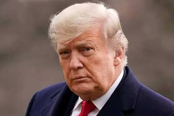 নিউইয়র্ক টাইমসের বিরুদ্ধে ১৫ বিলিয়ন ডলারের মামলা করতে যাচ্ছেন ট্রাম্প