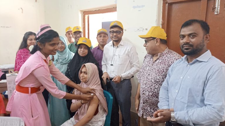 জয়পুরহাটে টাইফয়েড টিকাদান ক্যাম্পেইন ২০২৫ উদ্বোধন  
