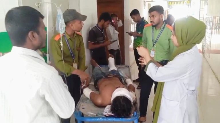 জয়পুরহাটে দুই মোটরসাইকেলের সংঘর্ষে নিহত ১, আহত ৩