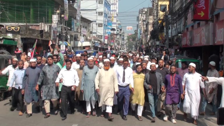 আ’লীগের নৈরাজ্যের প্রতিবাদে বরিশালে বিক্ষোভ