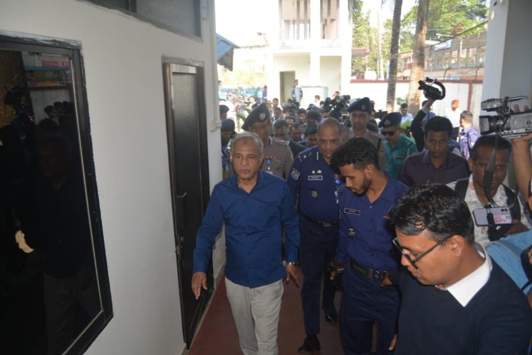 হাসিনার রায়কে ঘিরে যেকোনো পরিস্থিতি মোকাবেলায় আইনশৃঙ্খলা বাহিনী প্রস্তুত : স্বরাষ্ট্র উপদেষ্টা