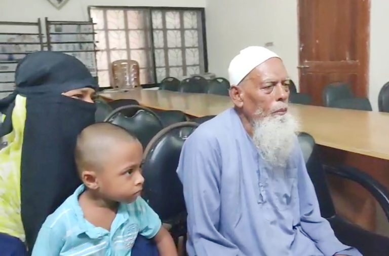 বরিশালে ন্যায়বিচারের দাবীতে অসহায় বাবা-মেয়ের আর্তনাদ!