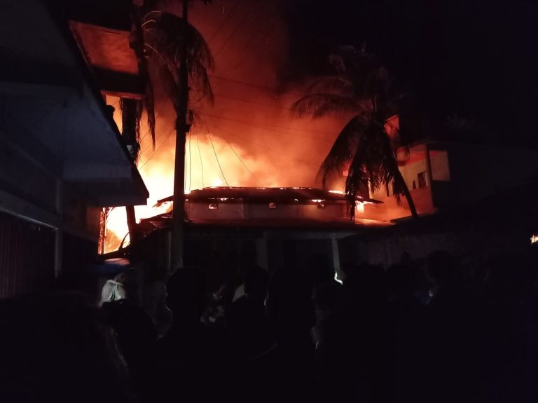কুতুবদিয়ায় আগুনে ৬টি বাড়ি ও ২টি দোকান ভস্মীভূত