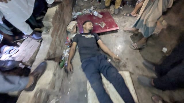 বাঁশখালীতে পরিত্যক্ত ভবন থেকে যুবকের লাশ উদ্ধার