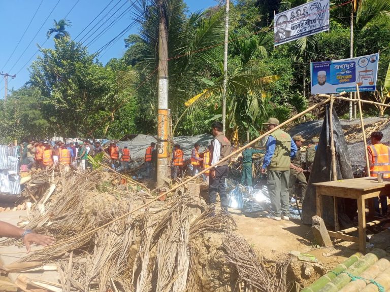 কক্সবাজারে বন বিভাগের অভিযানে এক একর বনভূমি উদ্ধার