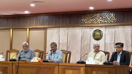 গণভোট নিয়ে দলগুলোকে ঐক্যবদ্ধ সুপারিশ দিতে এক সপ্তাহ সময় দিল অন্তর্বর্তী সরকার