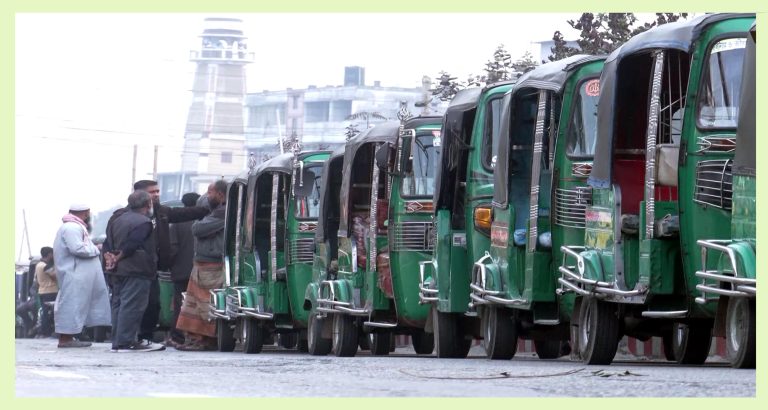বরিশালে তীব্র গ্যাস সংকট : থমকে গেছে হাজারো সিএনজি চালকের জীবন-জীবিকা!