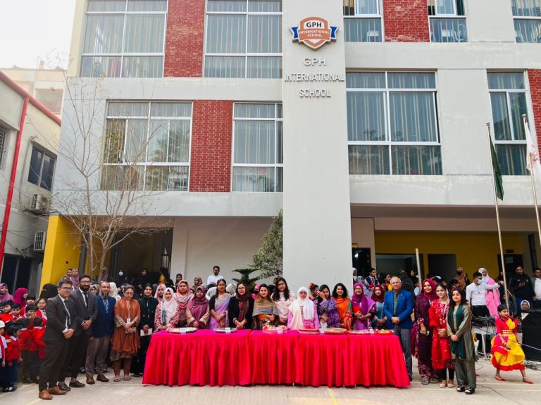 বরিশালে ১৪ কেজি গাঁজাসহ তৃতীয় লিঙ্গের মাদক কারবারি গ্রেফতার