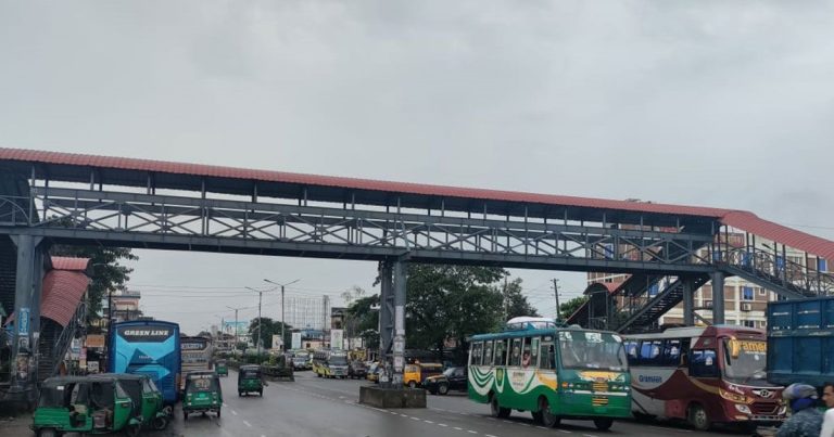 ঝুকিপূর্ণ মোড়ের ৩৮ ফুটওভার ব্রিজের ২৭টির কাজই শুরু হয়নি চার বছরে