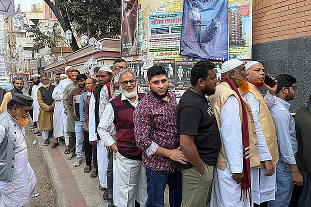 ভোট দিতেই ২–৩ মিনিট’, ঢাকা–১৫ এর কেন্দ্রে সময় নিয়ে ভোটগ্রহণ