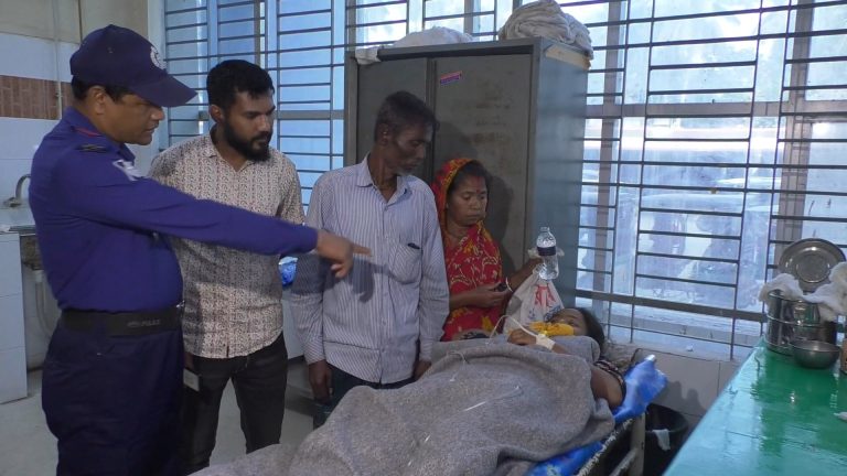 ভোলার তজুমদ্দিনে উপাসনালয়ে কীর্তনে আসা এক বাকপ্রতিবন্ধী হিন্দু নারীকে তুলে নিয়ে ধর্ষণের অভিযোগ আটক ১