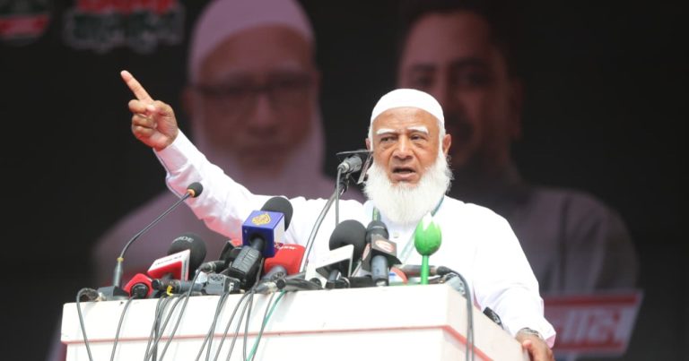 ভোট কারচুপির আশঙ্কা, মোবাইল ব্যবহারে নিষেধাজ্ঞা প্রত্যাহারের দাবি ১১ দলীয় জোটের