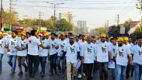 চট্টগ্রামের রাজপথে আসলাম চৌধুরীর পক্ষে নগর স্বেচ্ছাসেবক দলের গণসংযোগ