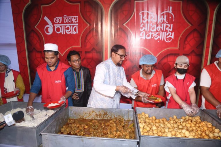 রমজানের ত্যাগের মহিমায় দুস্থদের সহায়তার আহ্বান ডা. শাহাদাত হোসেনের