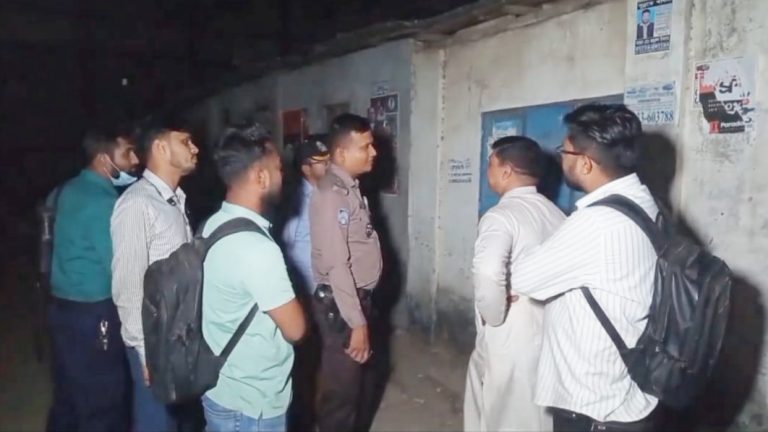 আনন্দ টিভির অ্যাসাইনমেন্ট এডিটর জয়নাল আবেদীনের বাসায় দুর্বৃত্তদের হামলা