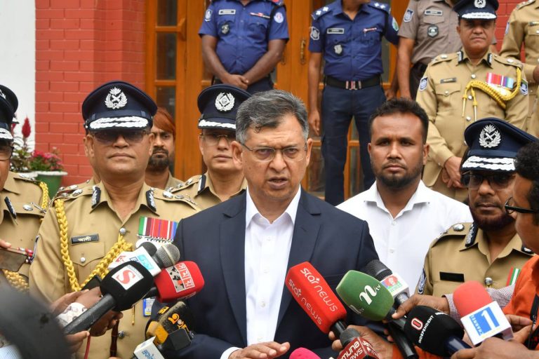 সংবিধান সংস্কারে জনপ্রত্যাশা ও ছাত্র-গণঅভ্যুত্থানে শহীদদের আকাঙ্ক্ষাকে প্রাধান্য দেওয়া হবে: স্বরাষ্ট্রমন্ত্রী