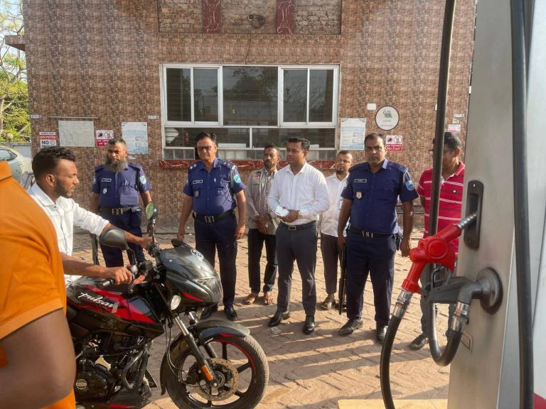 জ্বালানি তেলের কৃত্রিম সংকট রোধে কোটালীপাড়ায় প্রশাসনের অভিযান
